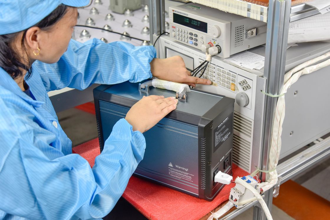 LiFePO4キャンプのための携帯用太陽エネルギー銀行1000w MPPT太陽エネルギーの供給